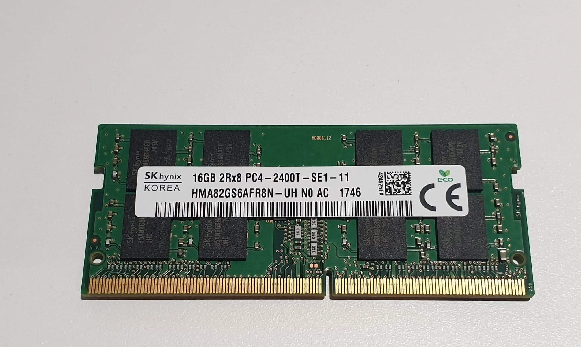 HYNIX-HMA82GS6AFR8N-UH